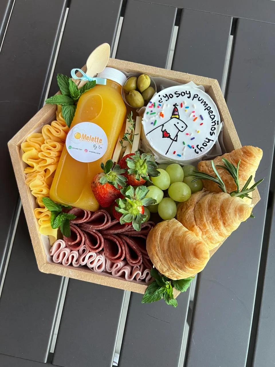 BANDEJA BENTO CAKE